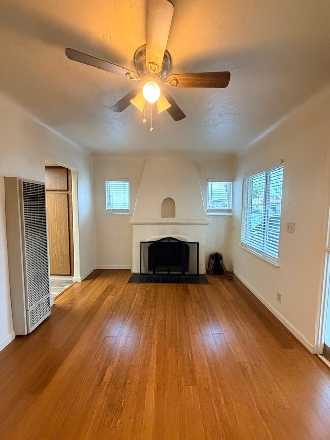 Building Photo - 114 Geil St