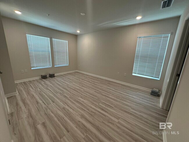 Building Photo - 4250 Lost Bay Dr