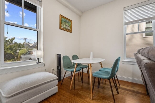 Building Photo - 44 W Eagle St