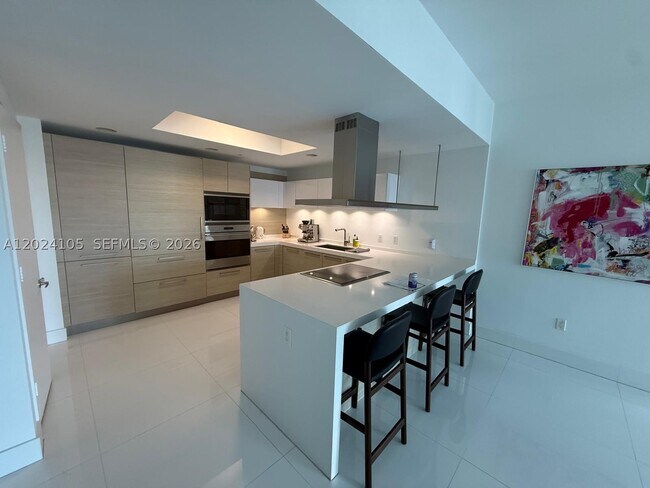 Building Photo - 17301 Biscayne Blvd