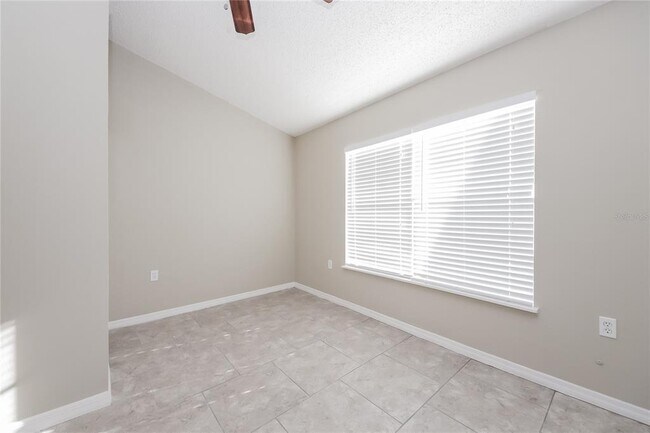 Building Photo - 945 Delano Ct