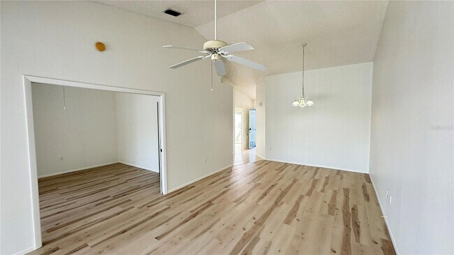 Building Photo - 950 Waterside Ln