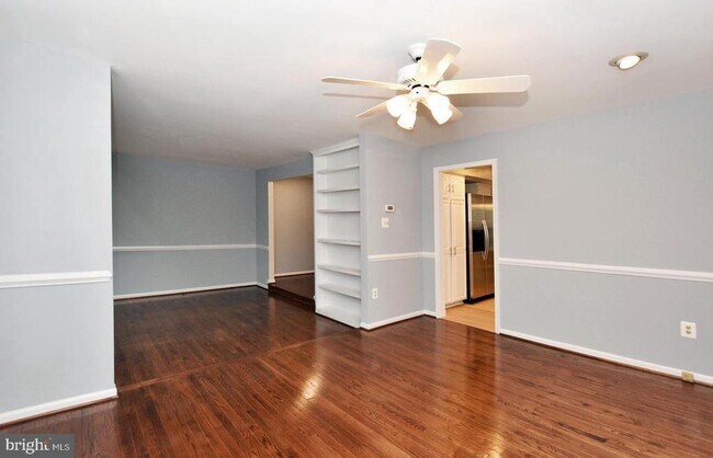 Building Photo - 10121 Crestberry Pl