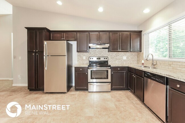 Building Photo - 6646 W Sunnyside Dr