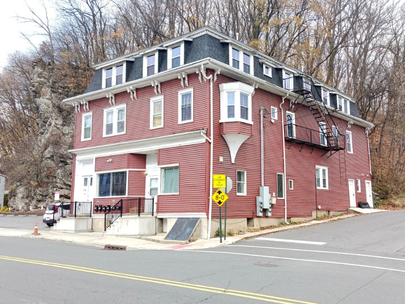 Building Photo - 779 S Main St