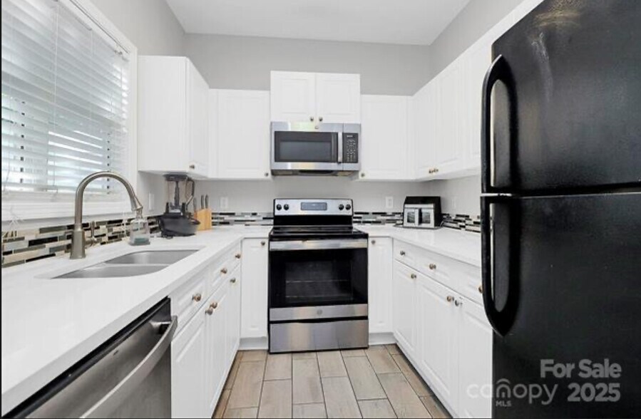 Building Photo - 5943 Pisgah Way