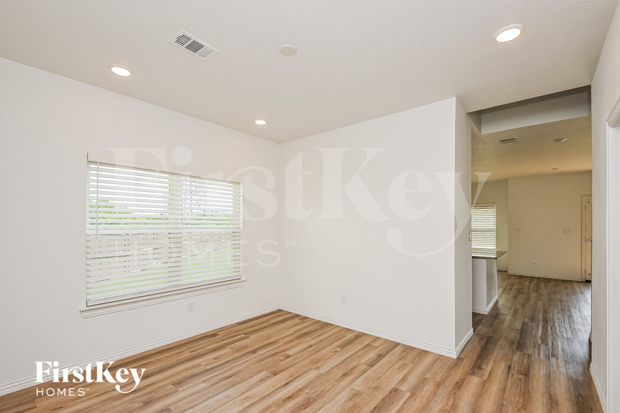 Building Photo - 7328 Parkside Pl Dr