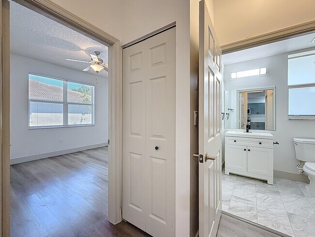 Building Photo - 3180 N Haverhill Rd