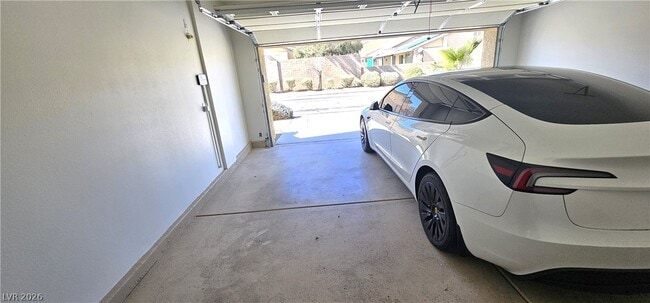 Building Photo - 8066 Sunset Creek St