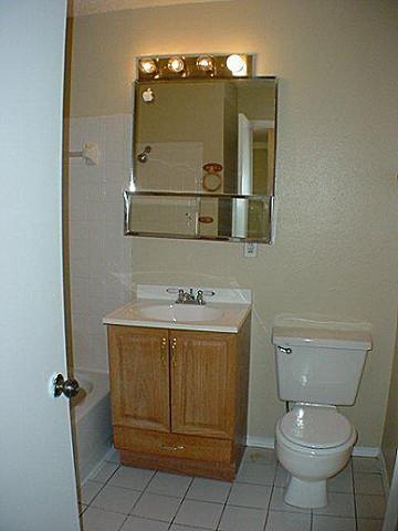 Building Photo - 5630 Brookview Ct