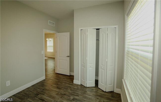 Building Photo - 8792 Cascade Price Cir