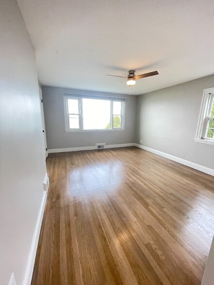 Building Photo - 85 Regatta Rd