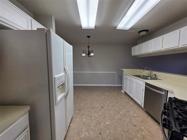 Building Photo - 12830 Careywood Dr