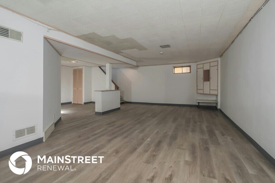 Building Photo - 8654 Tralee Ct