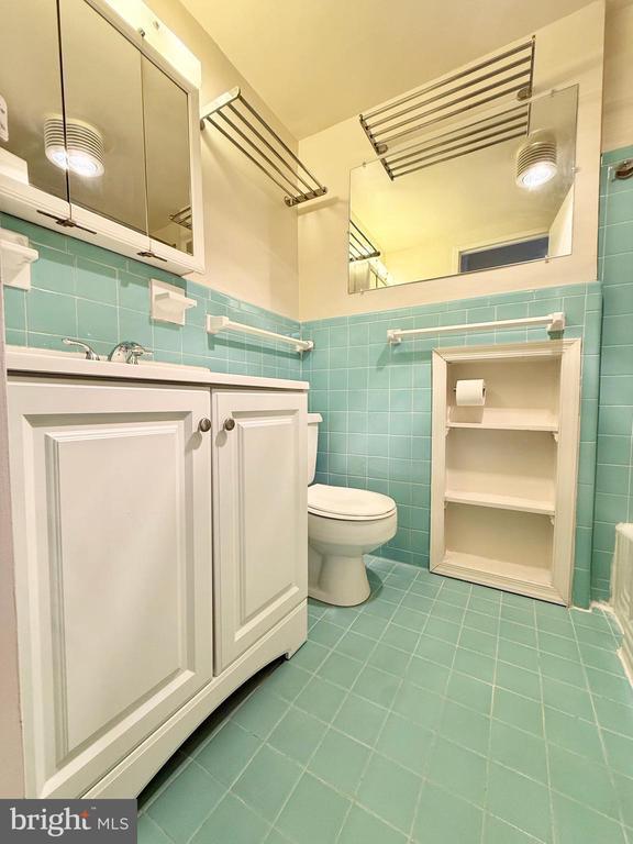 Building Photo - 10201 Grosvenor Pl