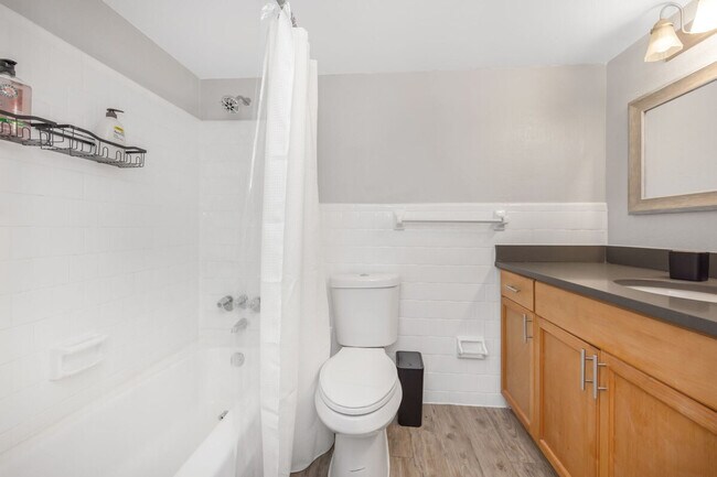 Building Photo - 4403 W Cleveland St