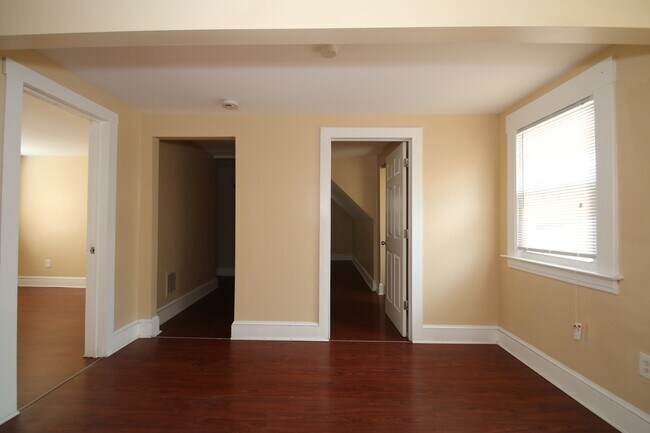 Building Photo - 8 Harding Pl