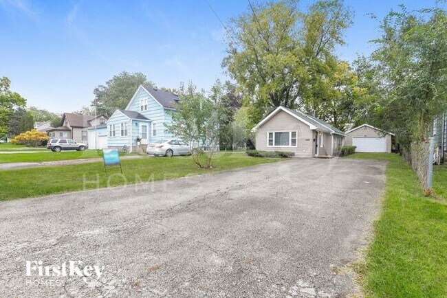 Building Photo - 1146 McMillen Ave