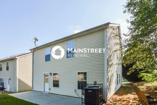 Building Photo - 4 Bedroom Pet-Friendly Home in Jonesboro, GA with Main Street Renewal