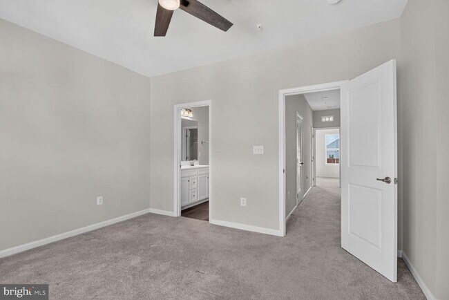 Building Photo - 168 Woodgate Cir