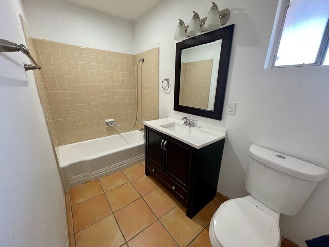 Building Photo - COMING SOON! 1 Bedroom 1 Bathroom Apartment in Palm Desert! CLOSE TO EL PASEO