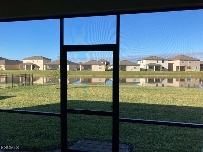 Building Photo - 3261 Altimira Dr