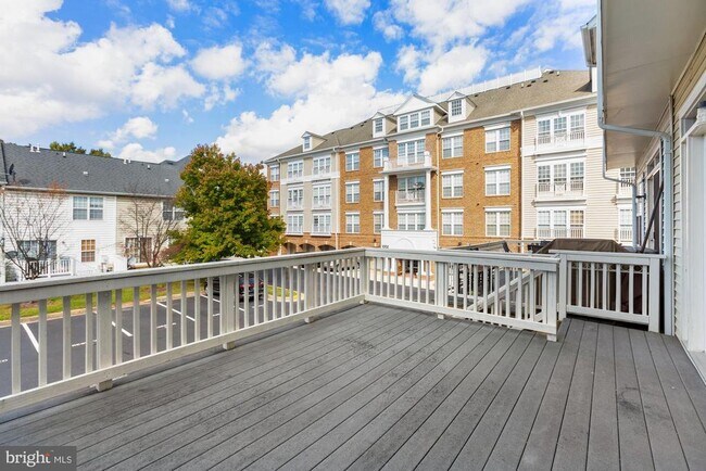 Building Photo - 207 Garden View Way