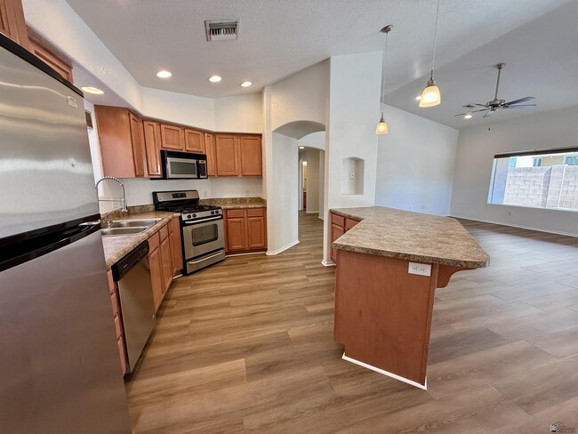 Building Photo - 10607 S Avenida Canela