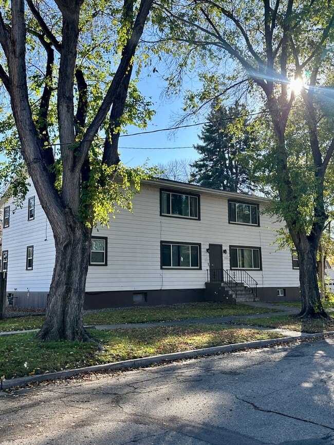 Building Photo - Hawthorne