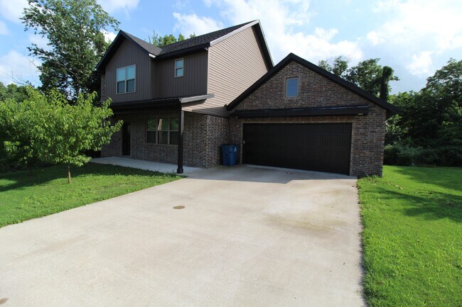 Building Photo - 11 Hillswick Dr