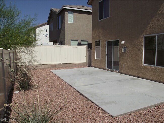 Building Photo - 9037 W Victor Creek Ave