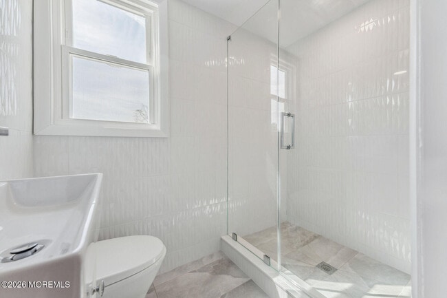 Building Photo - 358 Beecroft Pl