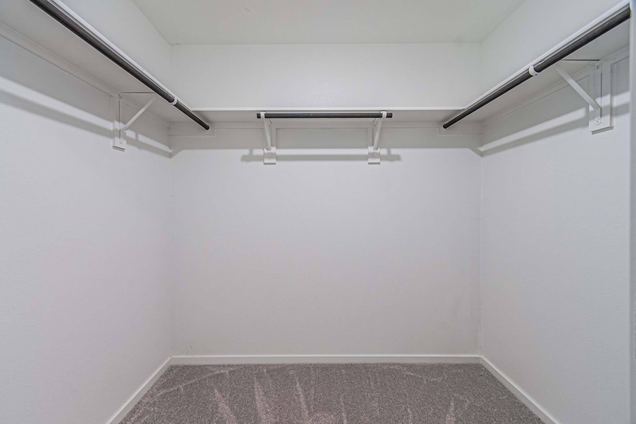 Master Bedroom Closet - 1932 Ventasso Blvd