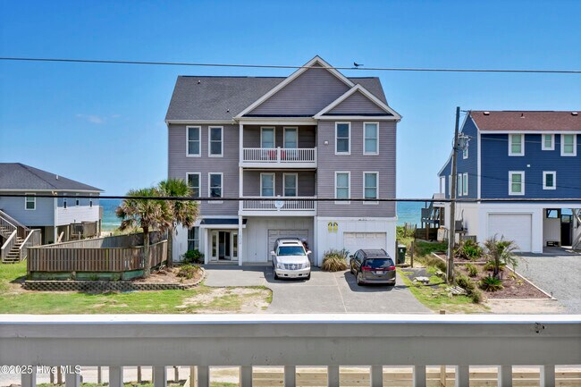 Building Photo - 1401 S Shore Dr