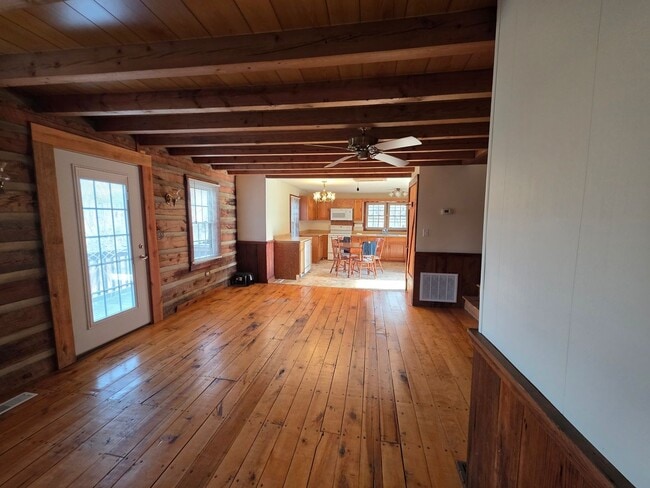 Building Photo - Cozy 3BR/2BA Cabin with Stunning Mountain Views