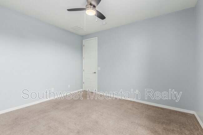 Building Photo - 2753 S 85th Way