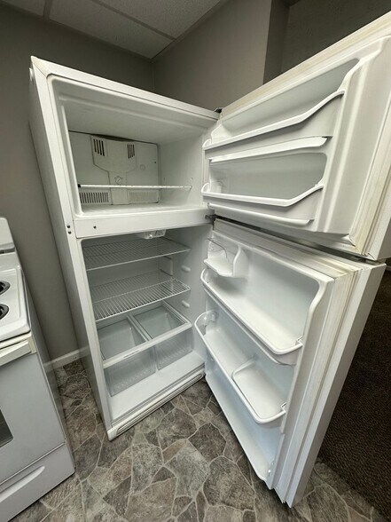 Building Photo - 1572 Elizabeth St