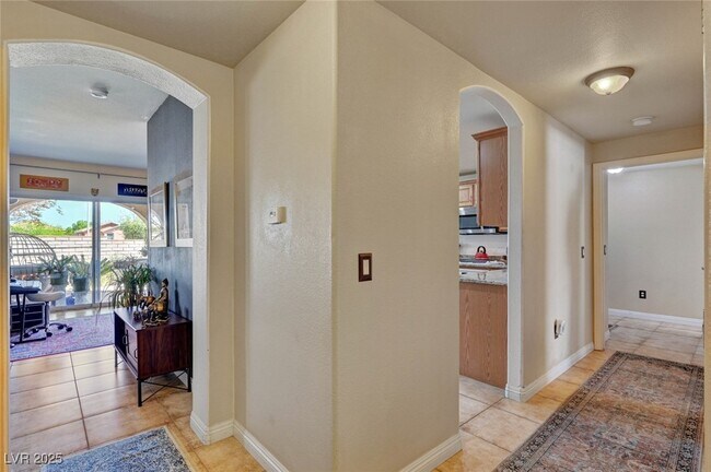 Building Photo - 820 Canterra St