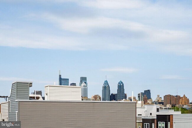 Building Photo - 2409 Oakford St