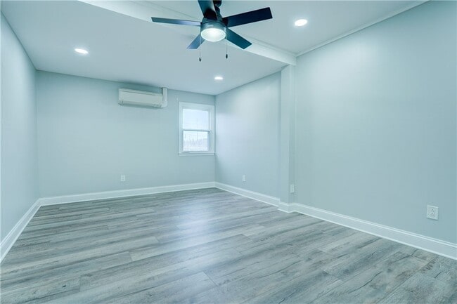 Building Photo - 138 S Union St