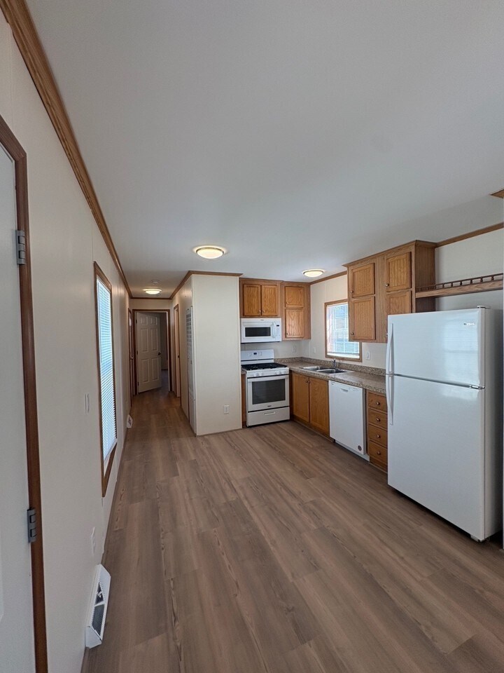 E-11 Available 9/1/26 - (see unit for more pics) - 45 Mantua Grove Rd