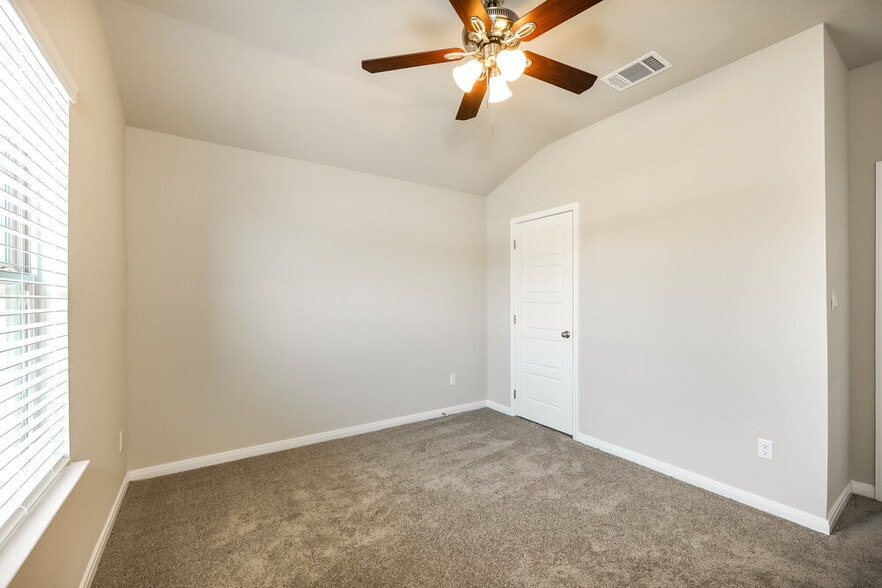 Building Photo - 512 Shelton Pass