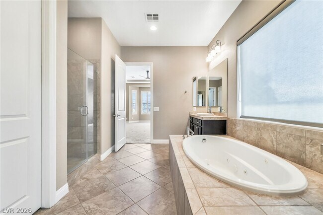 Building Photo - 2501 Luberon Dr