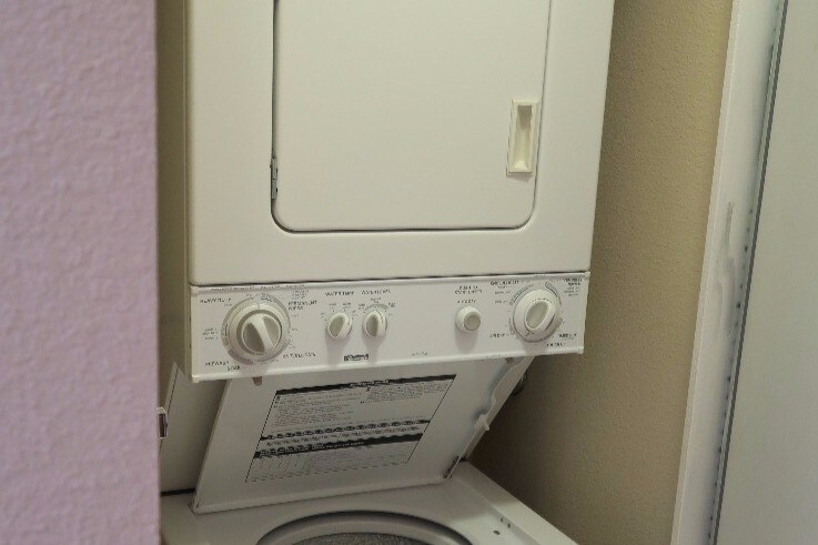 Building Photo - 7120 Shoreline Dr