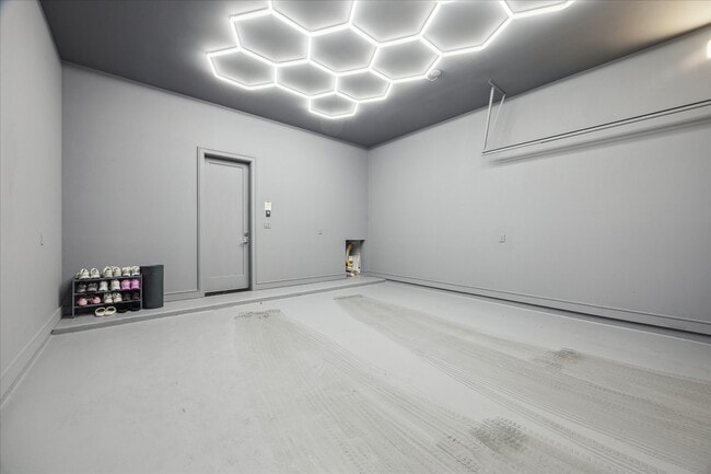 Building Photo - 5820 Winsome Ln