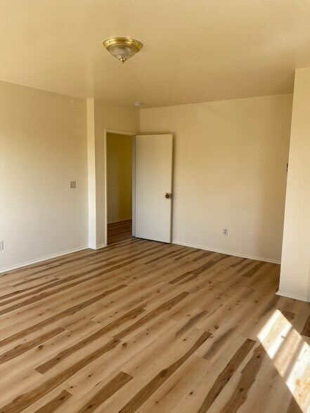 Spacious Master bedroom - 3050 National Ave