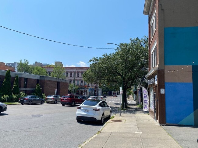 Building Photo - 308 E Seneca St