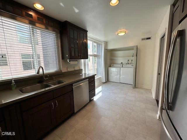 Building Photo - 1841 Bushnell Ave