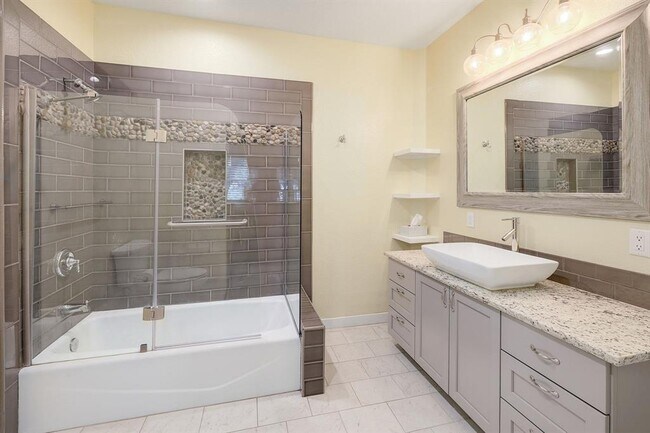Building Photo - 337 Wilbarger Point