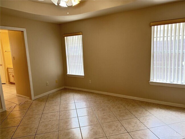 Building Photo - 18 San Gerardo St